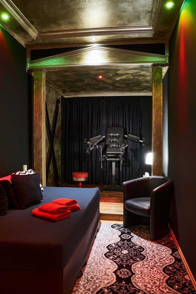 Dark Suite im Residenz Stundenhotel